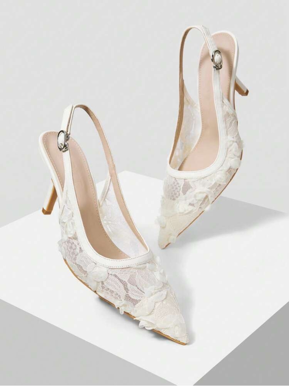 Women Applique embroidered Heeled Slingback pointed toe White wedding NEW Sz 7